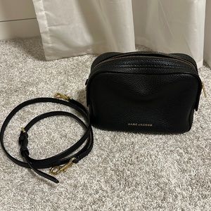 MARC JACOBS CROSS BODY BAG